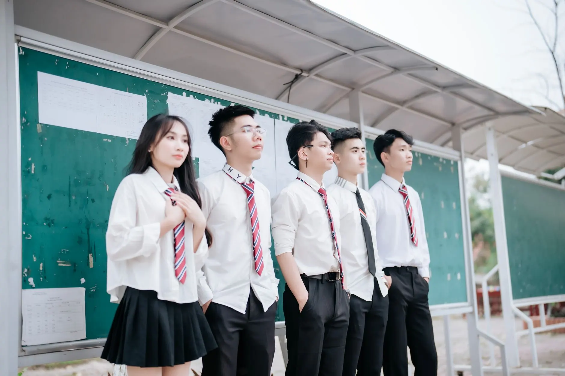 个性化穿搭方案设计：千娱音潮牌服饰定制服务与案例分享
