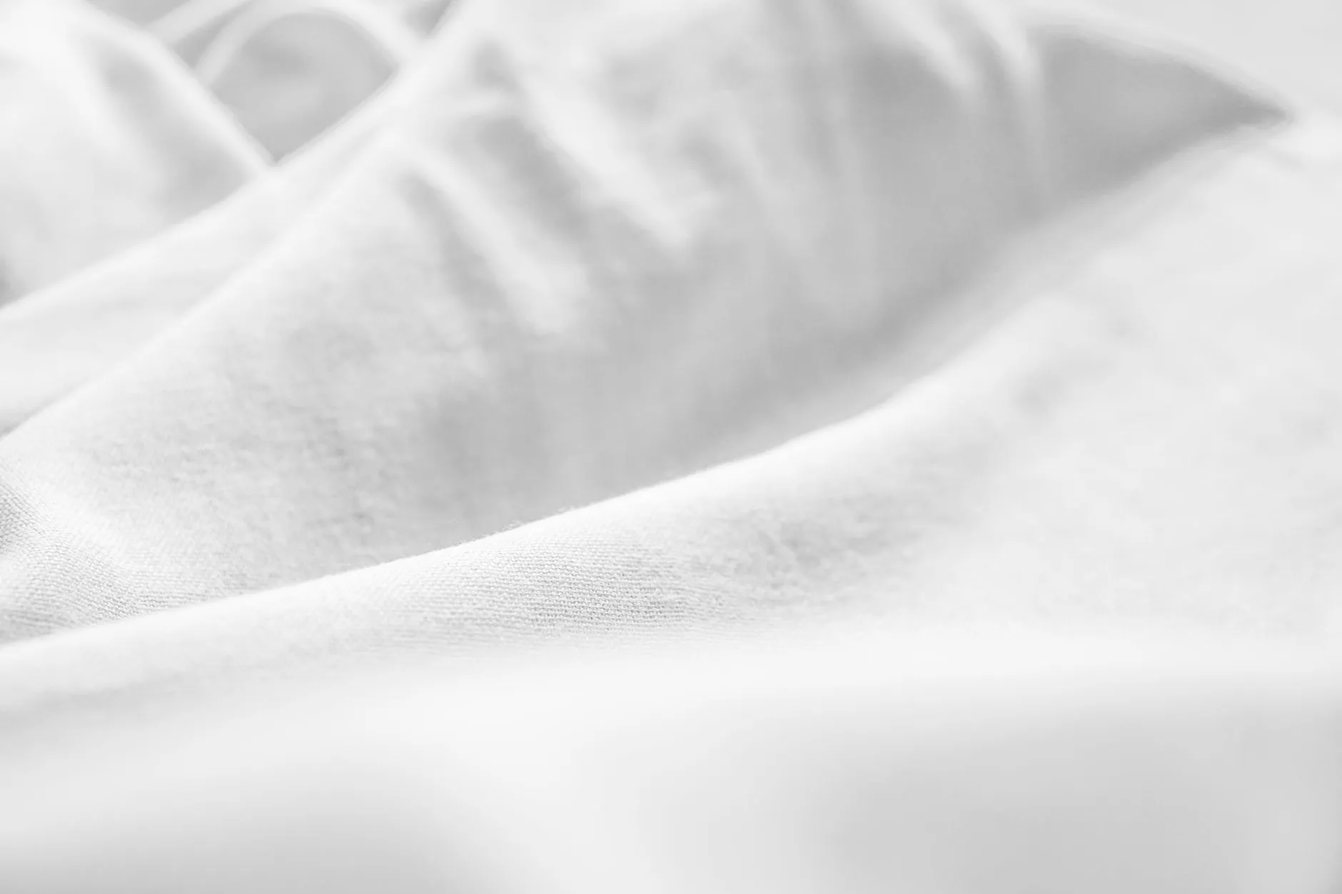 原创潮牌服饰面料选型对比：棉质与混纺工艺的穿着体验差异正文配图 1