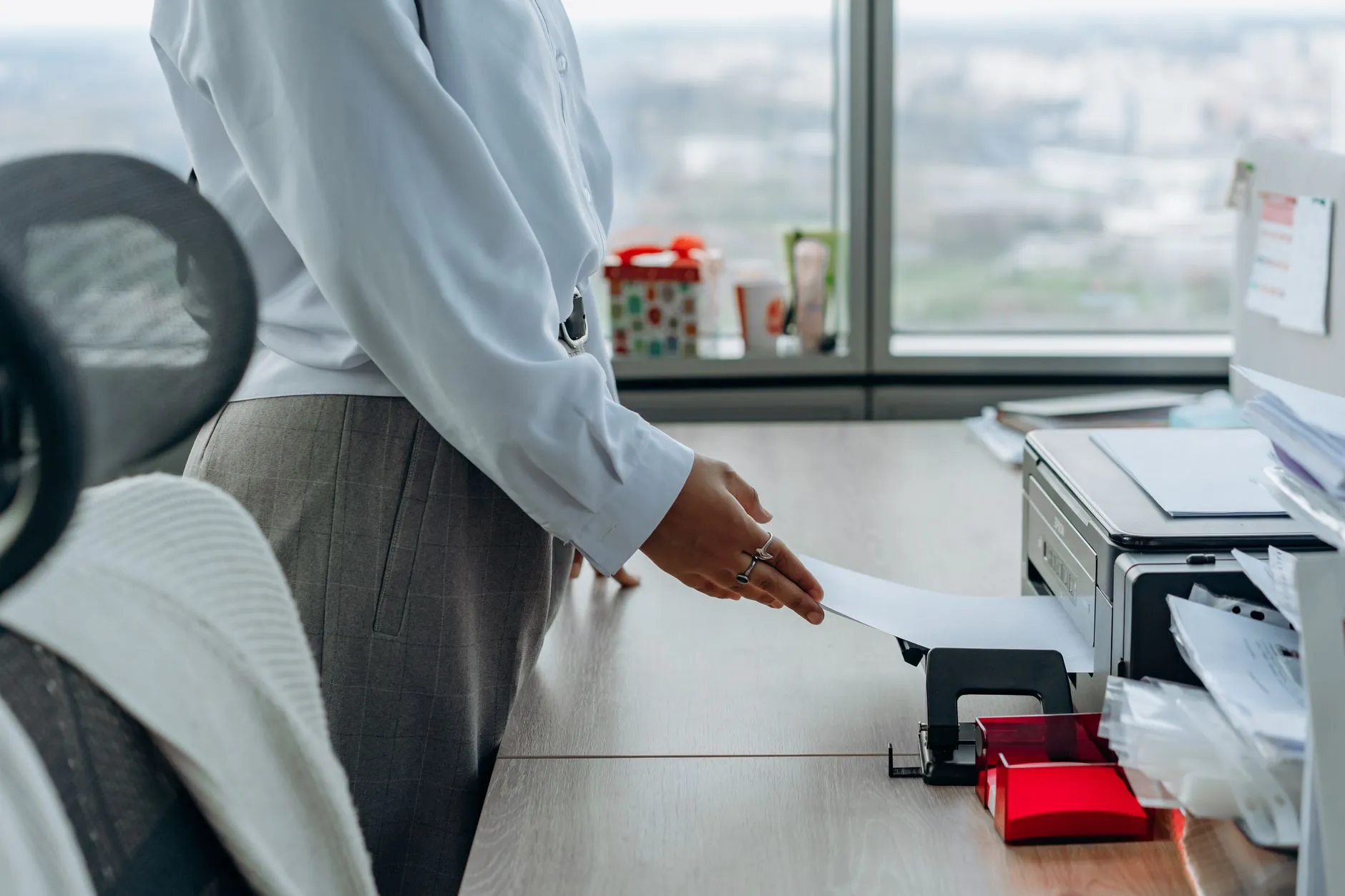 原创潮牌服饰面料选材标准与品质管控要点