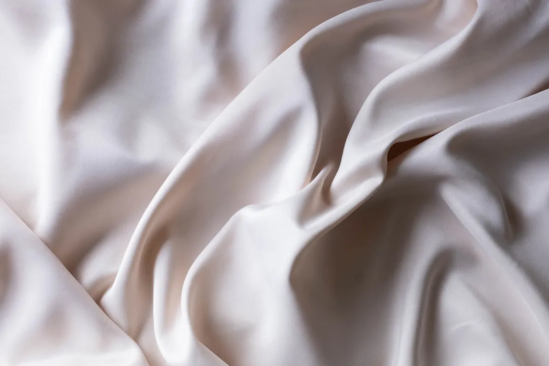 千娱音服装店产品中心：原创潮牌服饰如何打造个性化穿搭风格