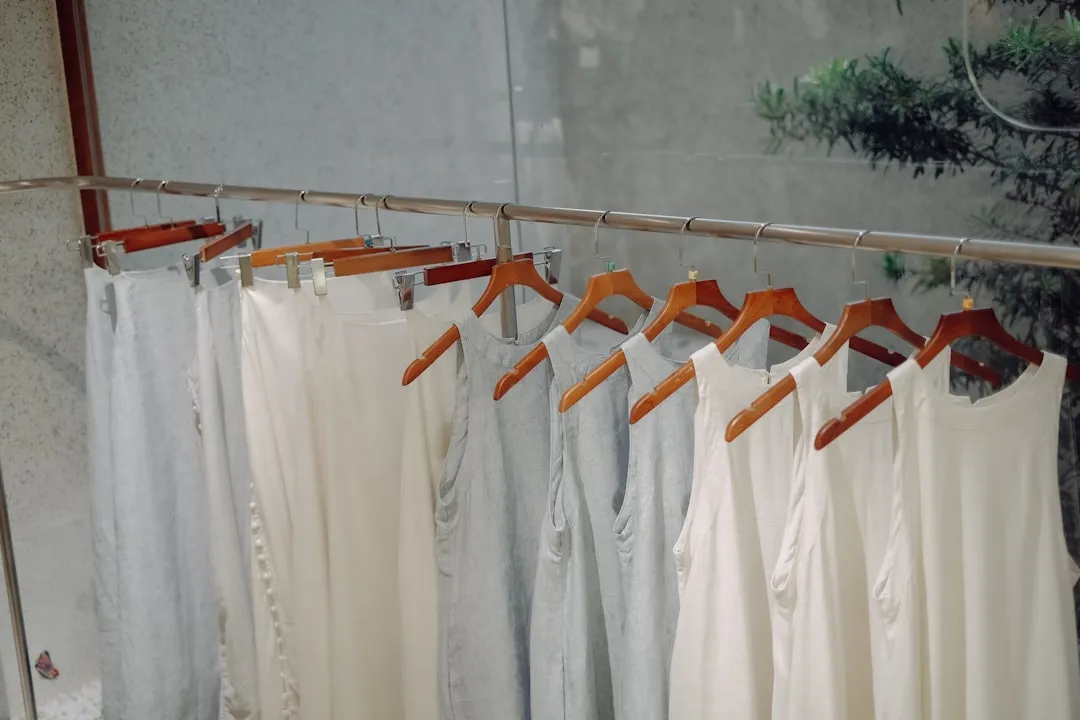 原创潮牌服饰的面料选型与品质管控要点解析