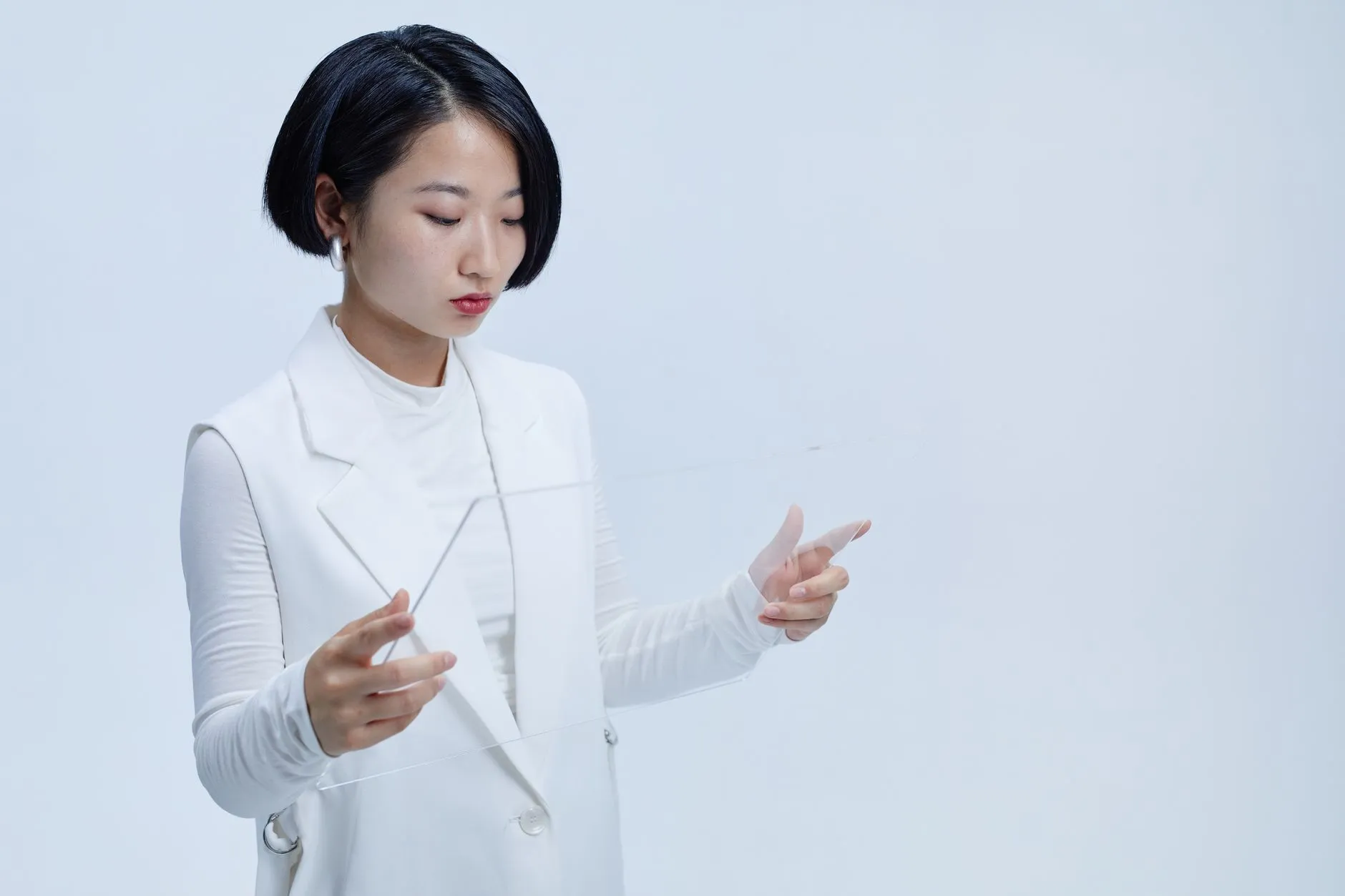2025年潮牌服饰行业设计趋势洞察：从街头文化到高端时尚的融合路径